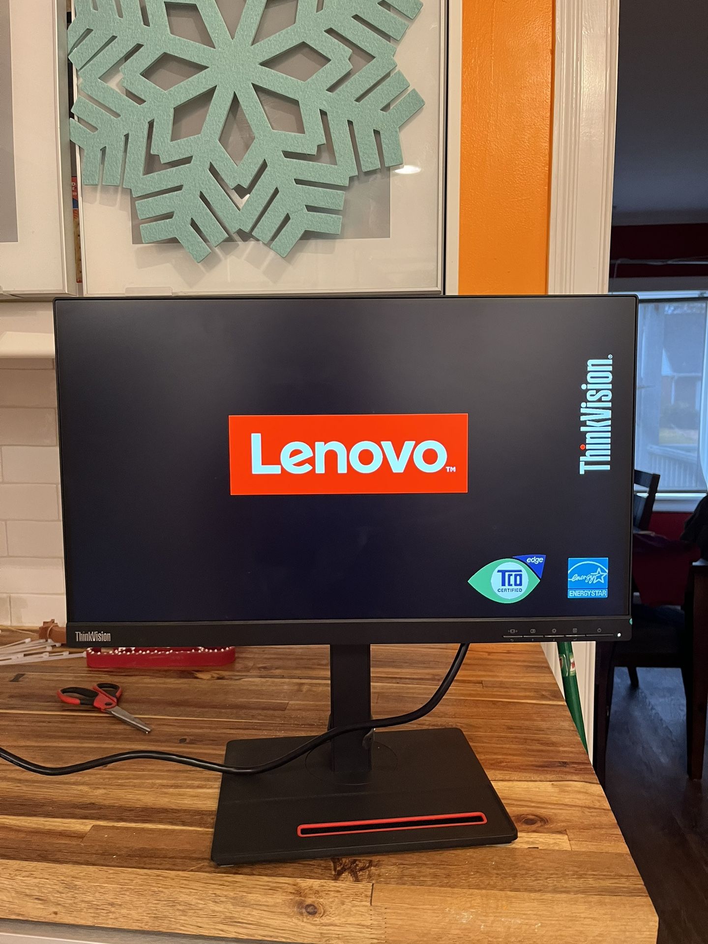  Computer Monitor: ThinkVision T22i-20 D20215FT0