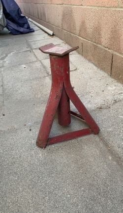 Car adj stand.