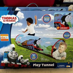 Thomas & Friends Play Tunnels