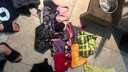 Women’s sports bras