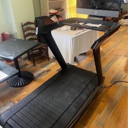 Peloton-Treadmill