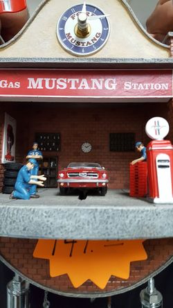 COLLECTIBLE FORD CLUCK CLOCK