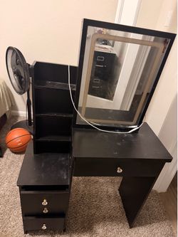 Kids vanity