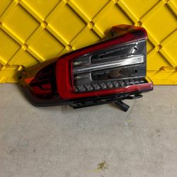 Volvo C40 C-40 C 40 Left Rear Tail Light 2022 2023 2024 250.810-01
