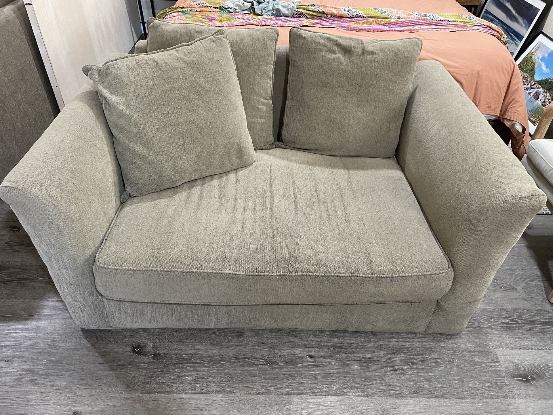 FREE Sofa 