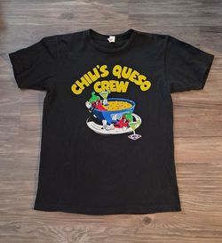 Chili's Queso Crew Graphic Tee • Modern Novelty Streetwear Medium