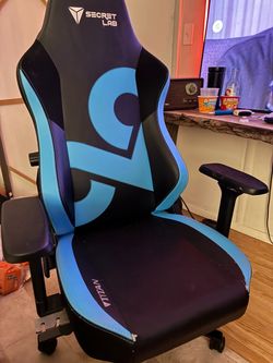 Secretlab Titan Cloud9 Edition Gaming Chair
