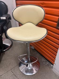 Bar stool