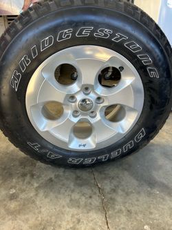 Jeep wheels and tire