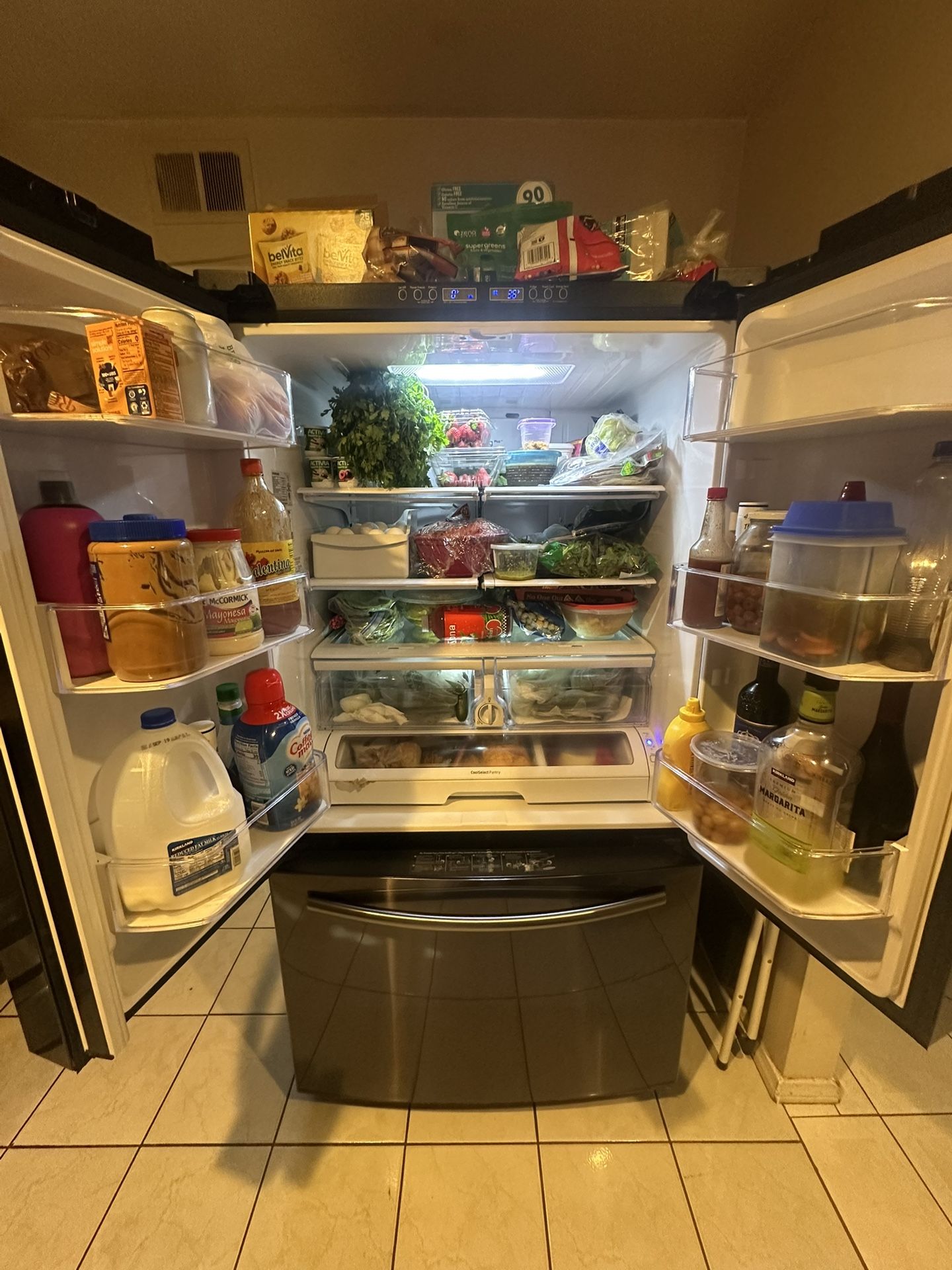 Selling Samsung Refrigerator 