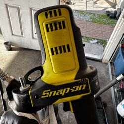 18v Monster Snap On Hi Viz Grease Gun