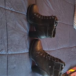 Women's Chunky High Heel Boots (BLACK)