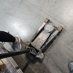Floor jack