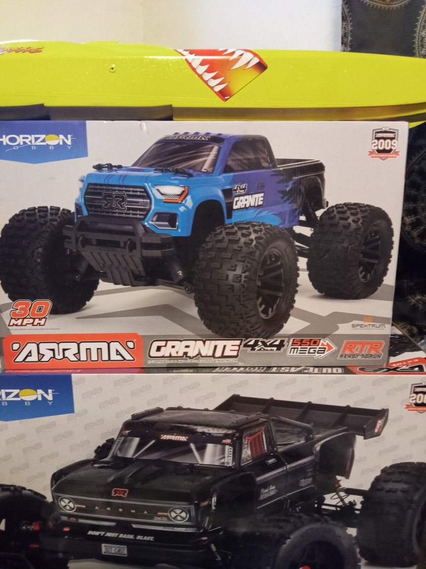 Brand New In The Box Armor Granite Truck Four-wheel Drive Batteries Included Remote