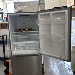 VISSANI Refrigerator 