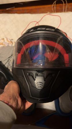 Motorcycle helmet