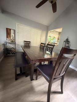 Wood Dinning Table