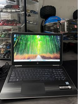 Laptop Computer hp pavilion touchscreen core i5 7th gen