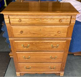 5 Drawer Oak Chest of Drawers