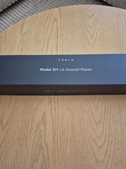 Brand New!! Tesla Model Y Lit doorsill plates