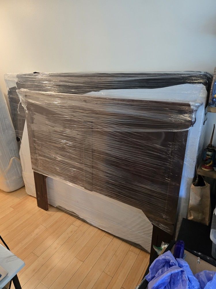 Wood Headboard w/ Queen Beautyrest Mattress + Box Spring 