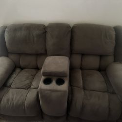 Brown Reclining Set Couch And Love Seat