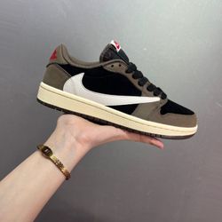 Jordan 1 Low Travis Scott Mocha 29