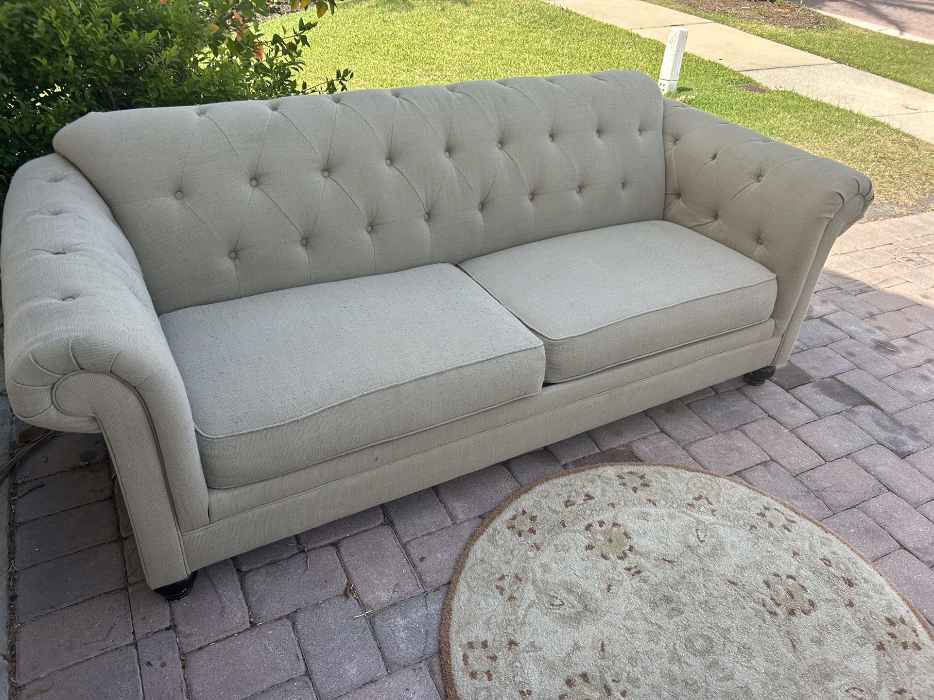 Sofa King Comfortable Tufted Sofa For Sale! Free Local Delivery π