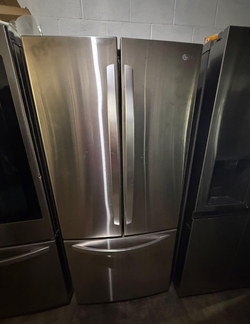 LG French Door Fridge – Stainless, Bottom Freezer, Clean