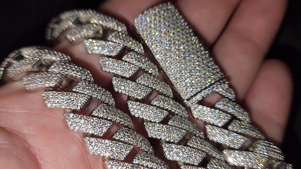 *NEW* 15mm Moissanite Prong Miami Cuban Link Chain