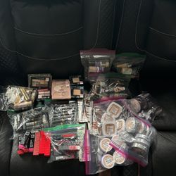 Make Up .