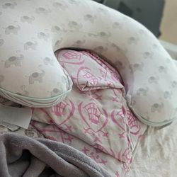 2 Boppy Pillows 