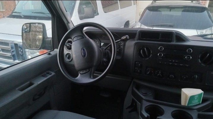 2011 Ford E-350