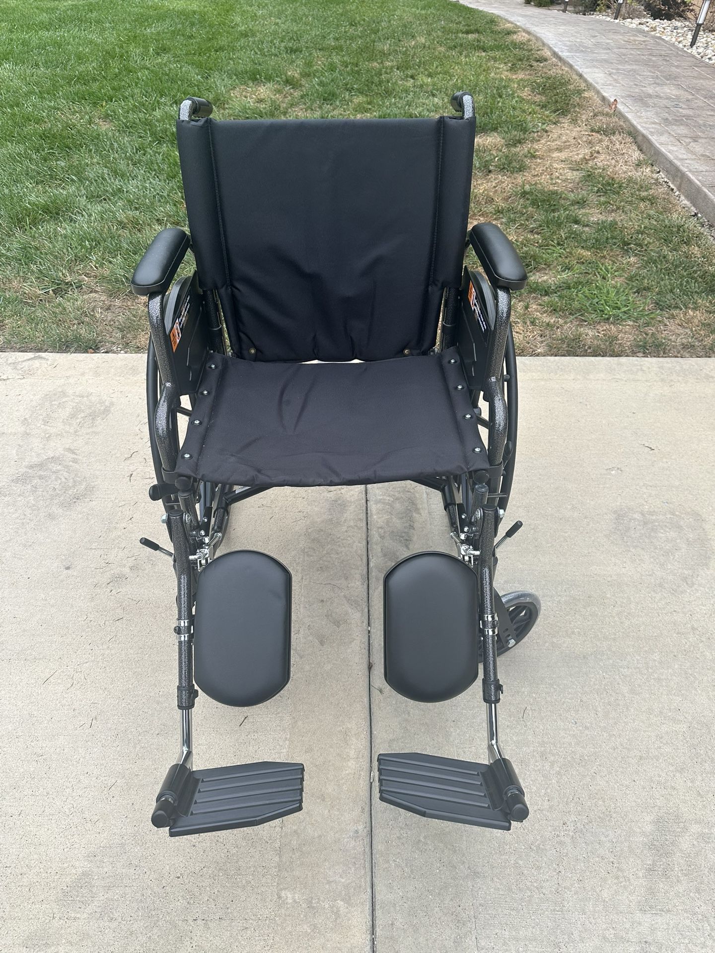 New Everest & Jennings Lightweight L4 Adult Wheelchair