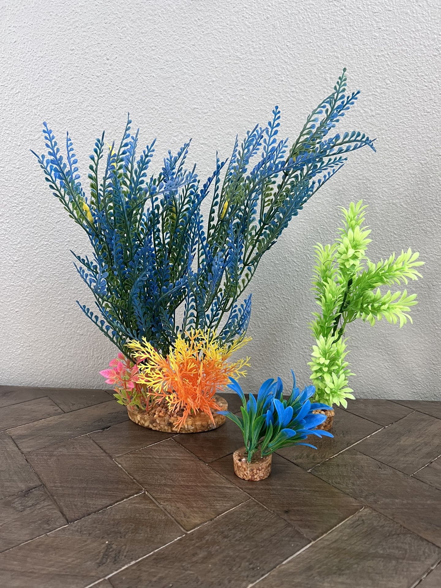 Aquarium Decor,  Water Heater And Other Tank Accessories 