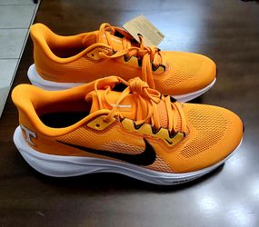 Size 9.5 Nike Pegasus 41 Tennessee Volunteers Sneakers