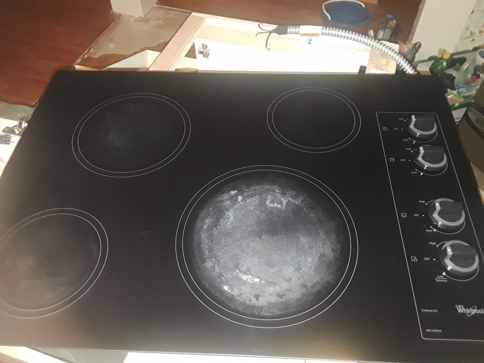 Whirlpool Glass Cooktop model W5CE3024XB00 for Sale in Federal Way, WA