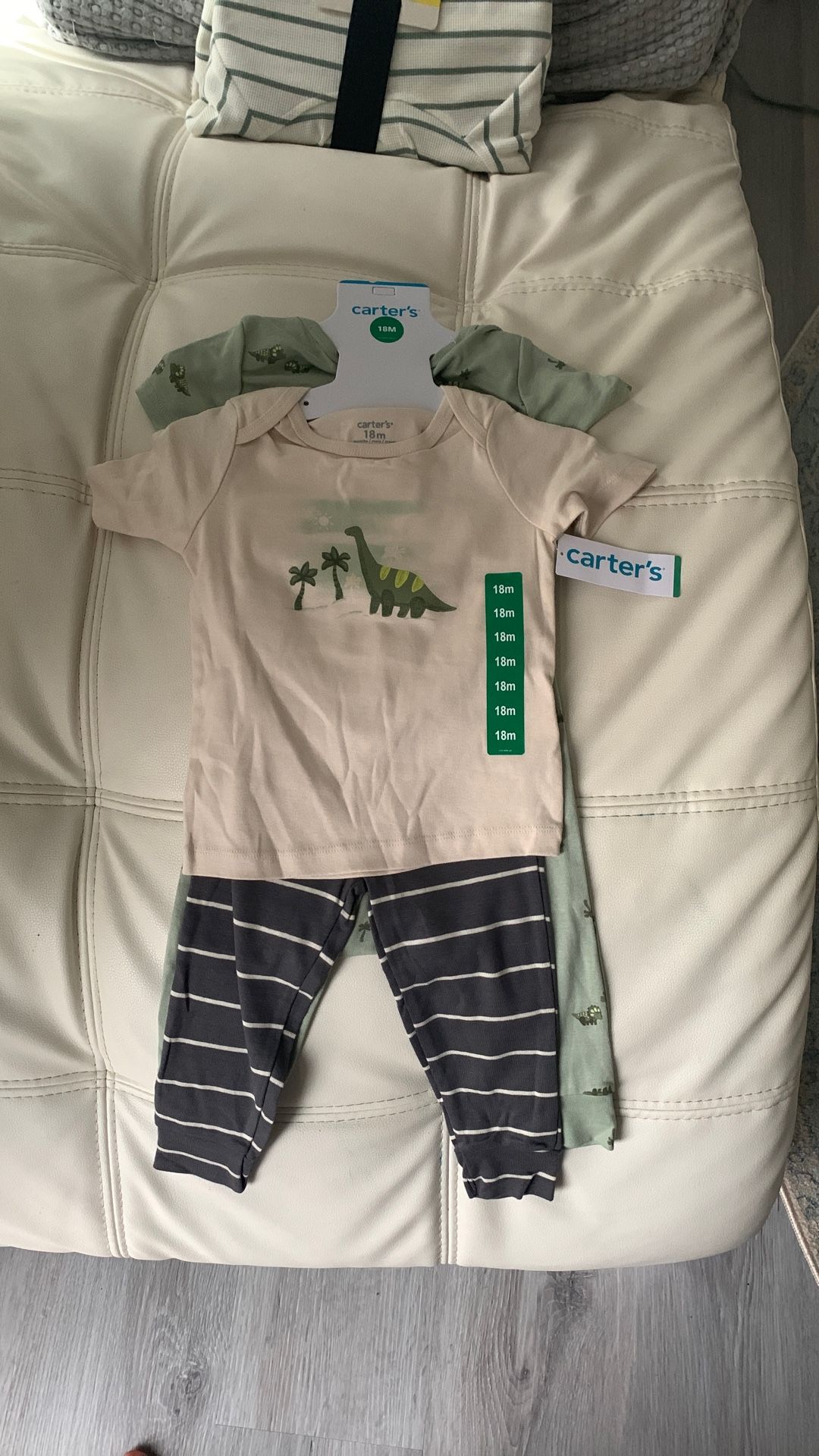 Carter’s Bodysuit And Pant Set