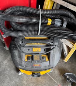 dewalt dwv010 hepa dust extractor with automatic filter cleaning, 8-gallon