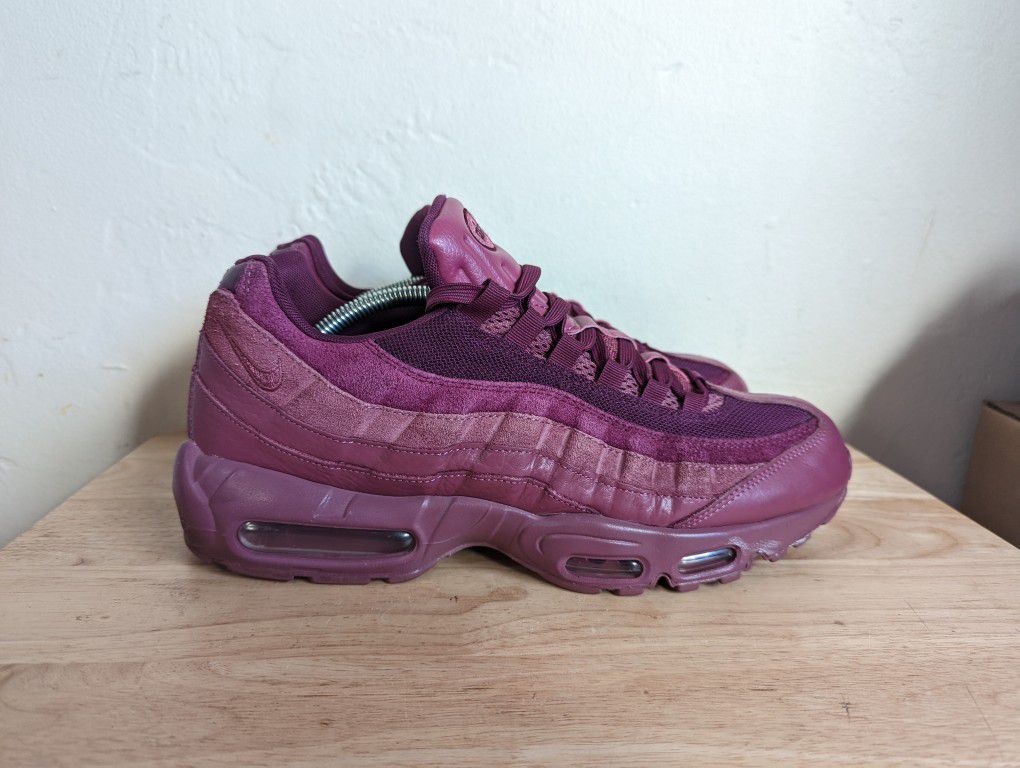 Nike Air Max 95 Premium Wine Sneakers 538416-601 Mens Size 11.5 RARE! for Sale in San Diego, CA - OfferUp