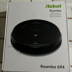 iRobot Roomba 694 Robot Vacuum-Wi-Fi Connectivity New!!!