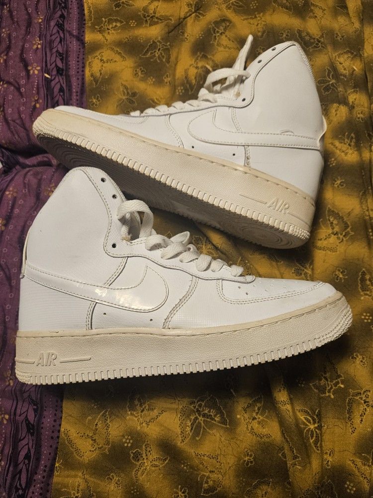Barely Worn High Top Airforce 1s