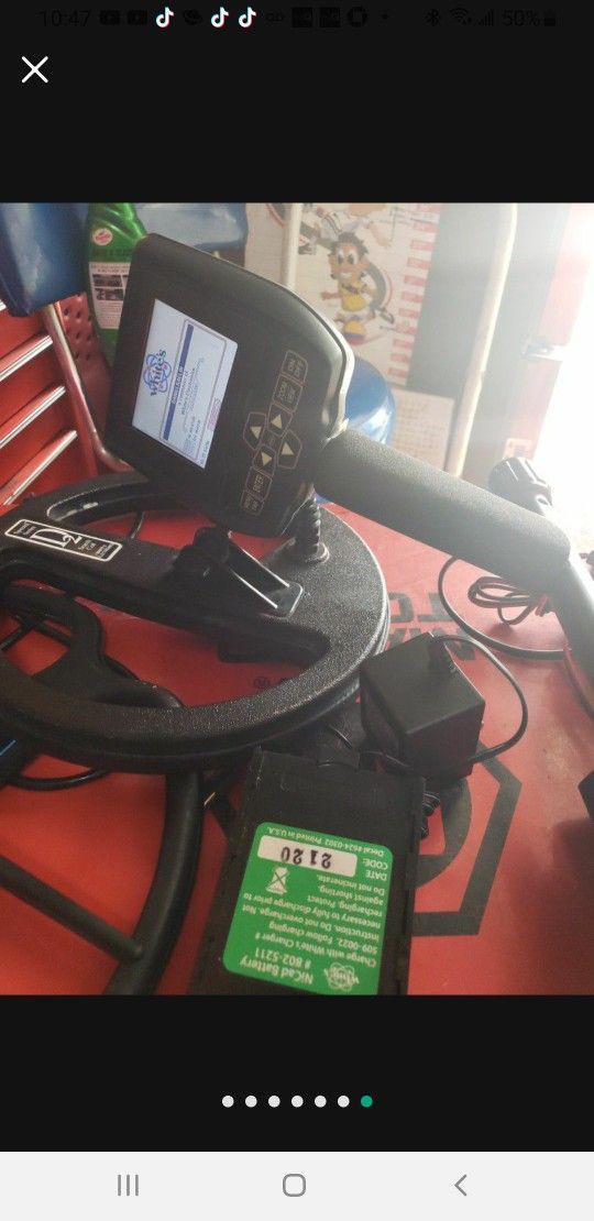 Professional Metal Detector Whites Spectra V3i for Sale in Los Angeles