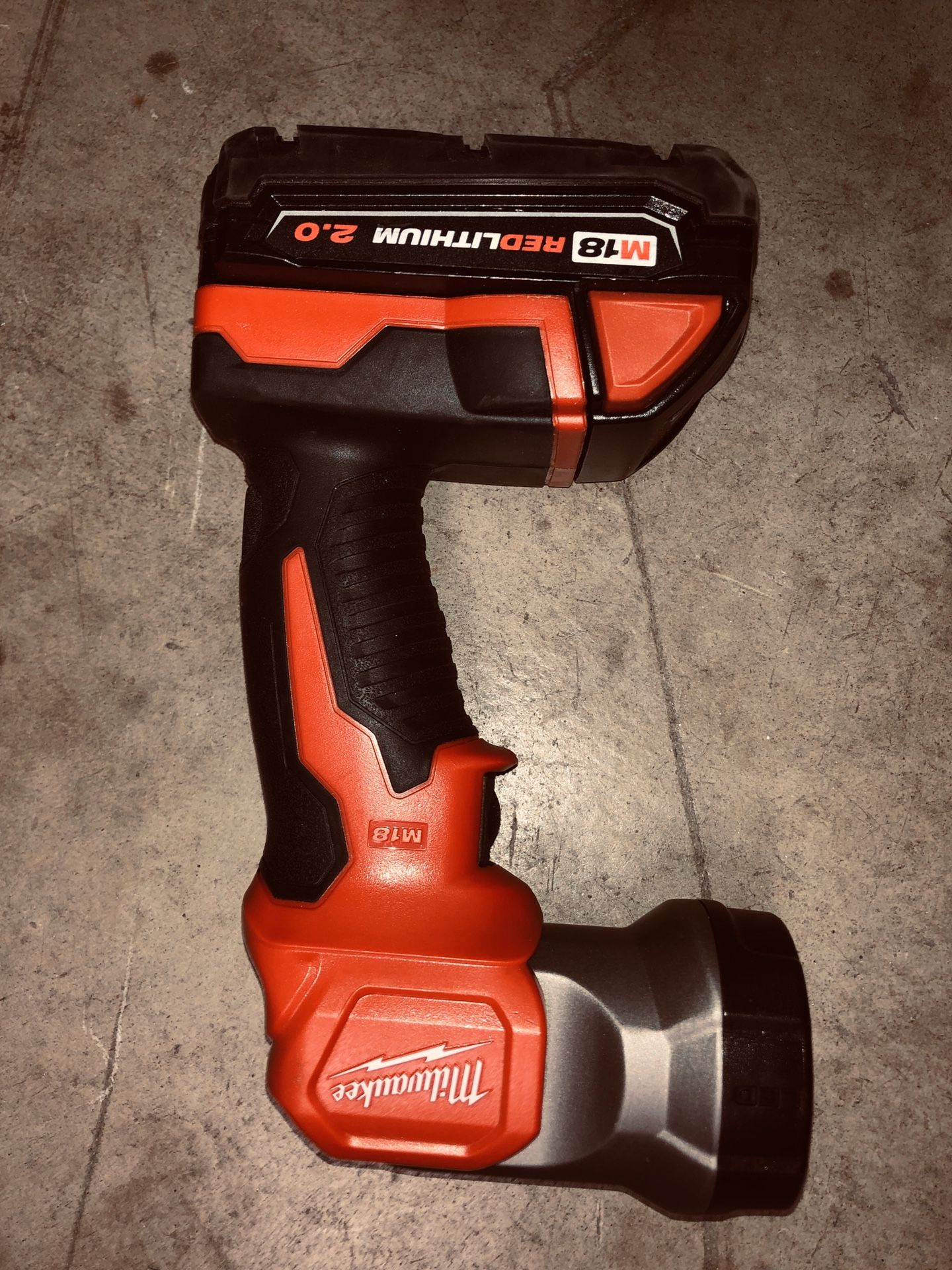 Milwaukee M18 Flashlight & M18 2.0 Battery