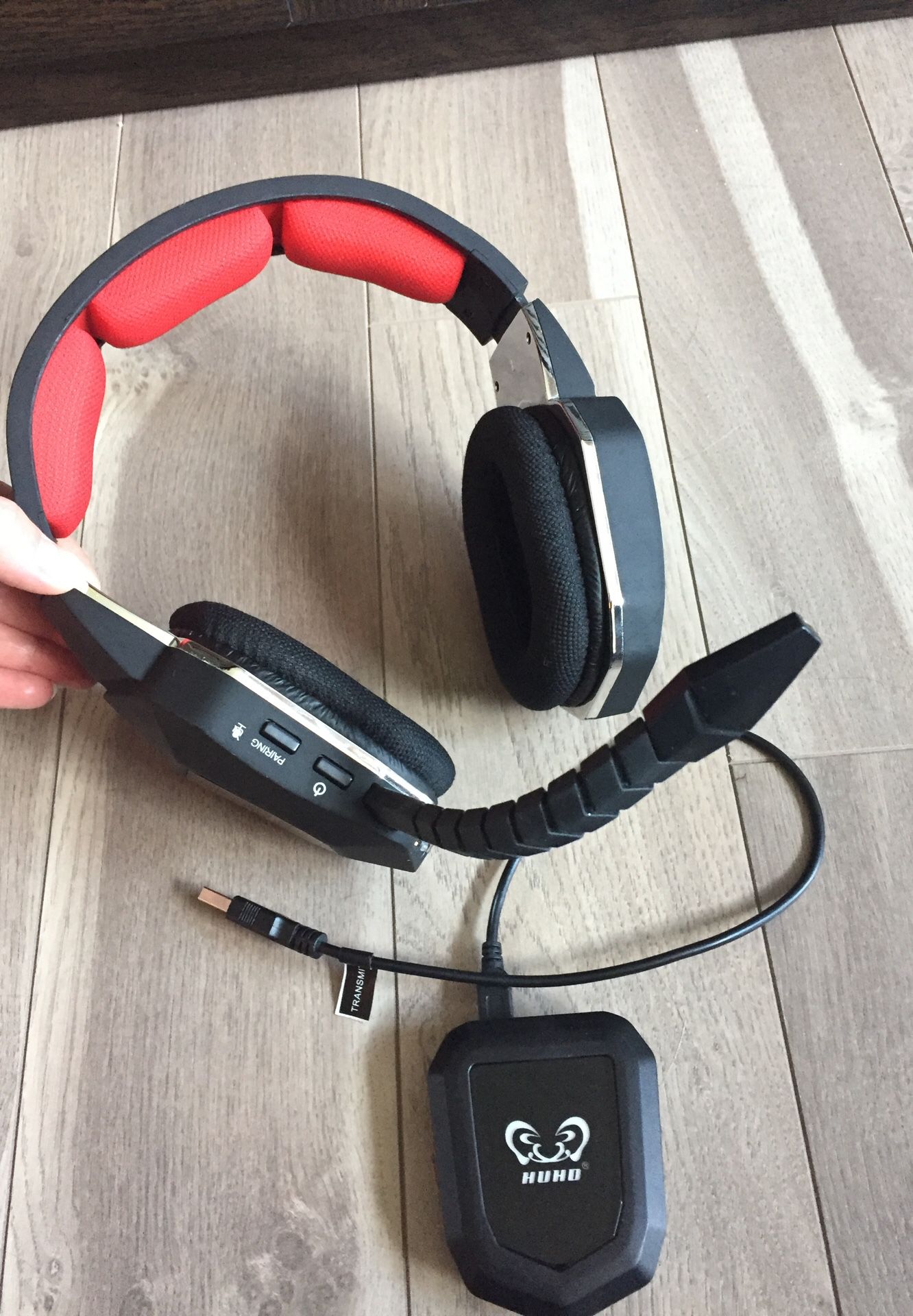 HUND gaming headset with charger