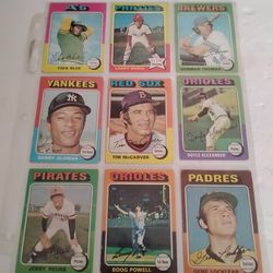 Lot of 10 Vintage old 1975 Topps Baseball cards - Vida Blue, Larry Bowa, Gorman Thomas