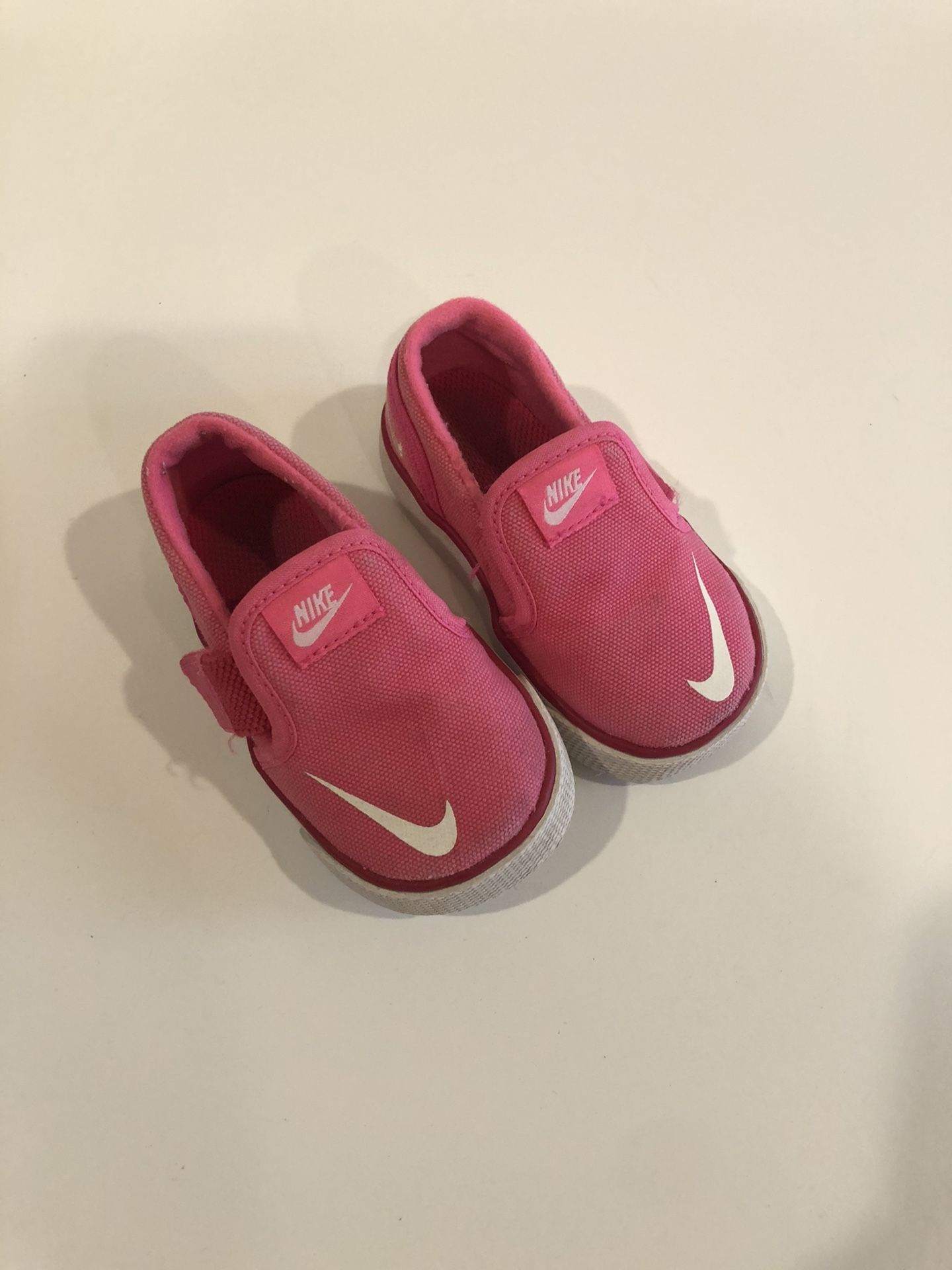 Toddler Girls Nike Slip-On Size 4