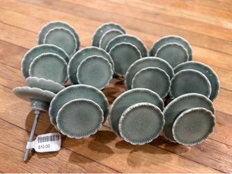Beautiful ceramic cabinet/dresser pulls/handles