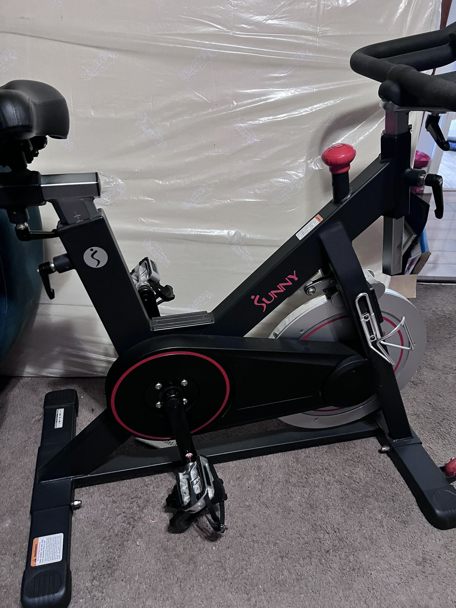 Sunny Health Fitness Indoor Stationary Exercise Bike Adjustble Resistance & Seat