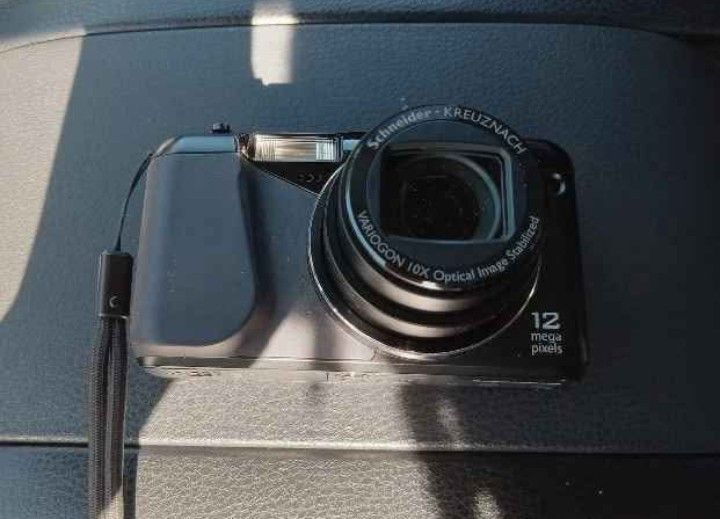 FREE Dynex Memory Card Reader with Purchase of Kodak EasyShare Z950! 📸